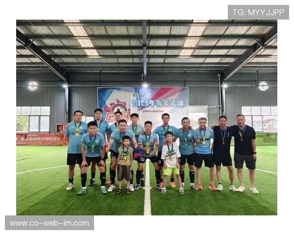 足球球星扎营训练基地助力年轻球员成长与团队精神培养